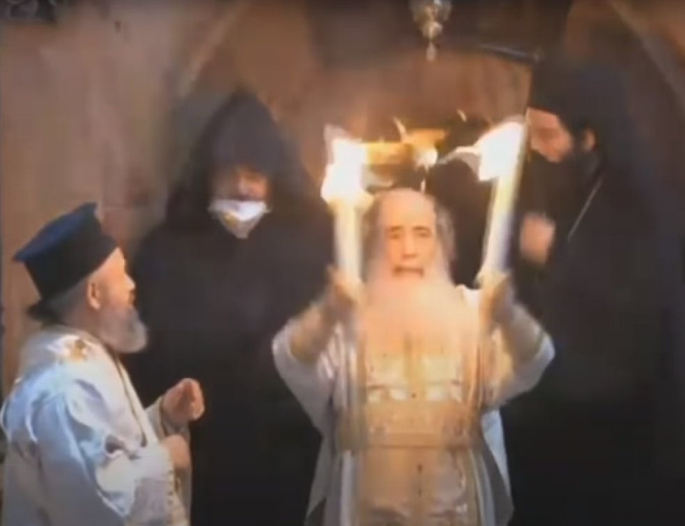 Hram prazan, monasi sa maskama, ali čudo se dogodilo (VIDEO)